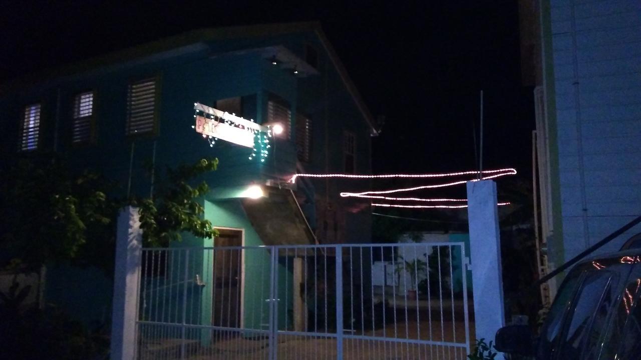 Placencia Hostel Exterior photo