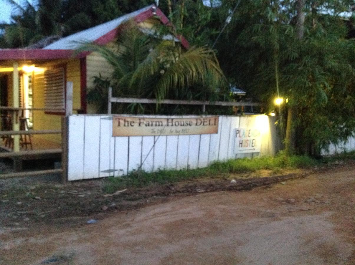 Placencia Hostel Exterior photo