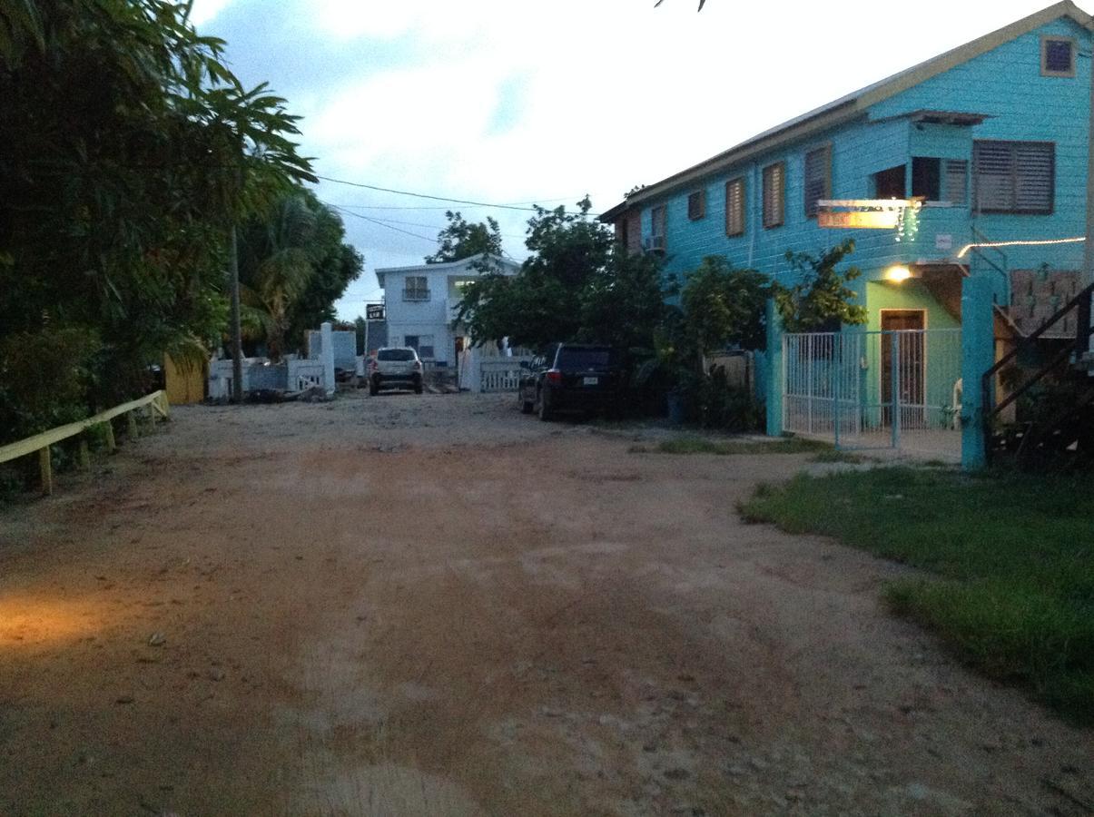 Placencia Hostel Exterior photo