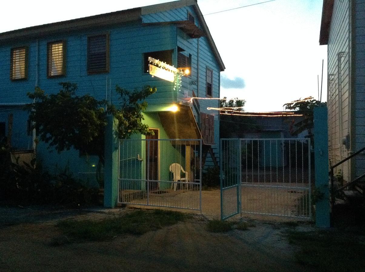 Placencia Hostel Exterior photo