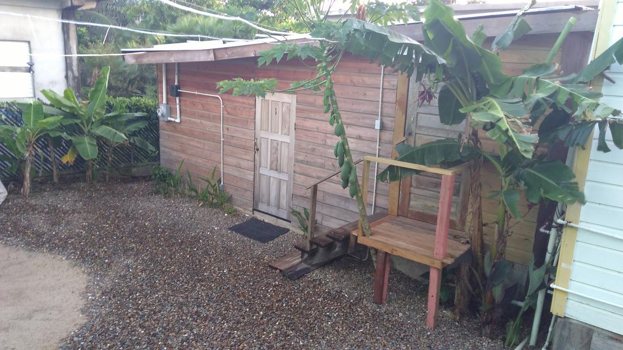 Placencia Hostel Exterior photo