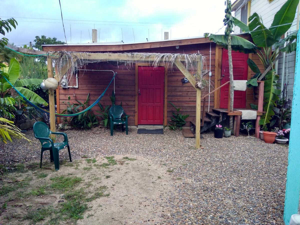 Placencia Hostel Exterior photo